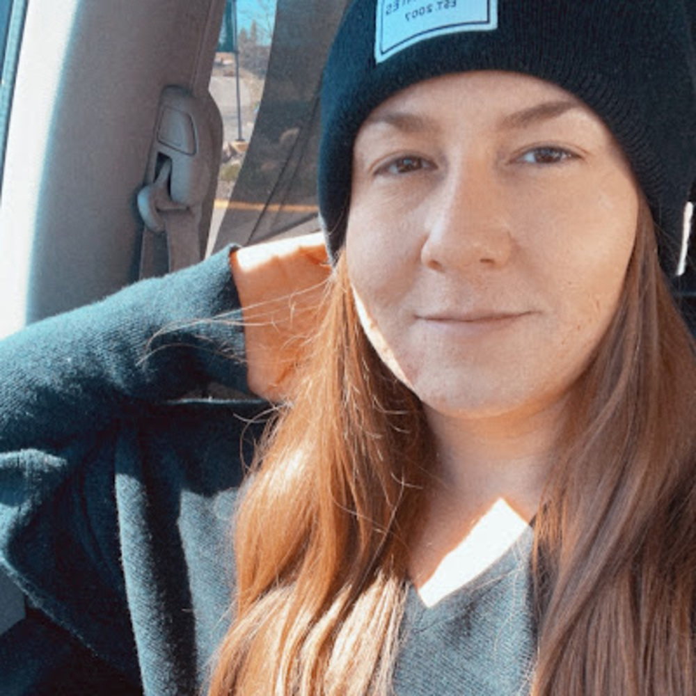 Meet your Posher, Caitlin